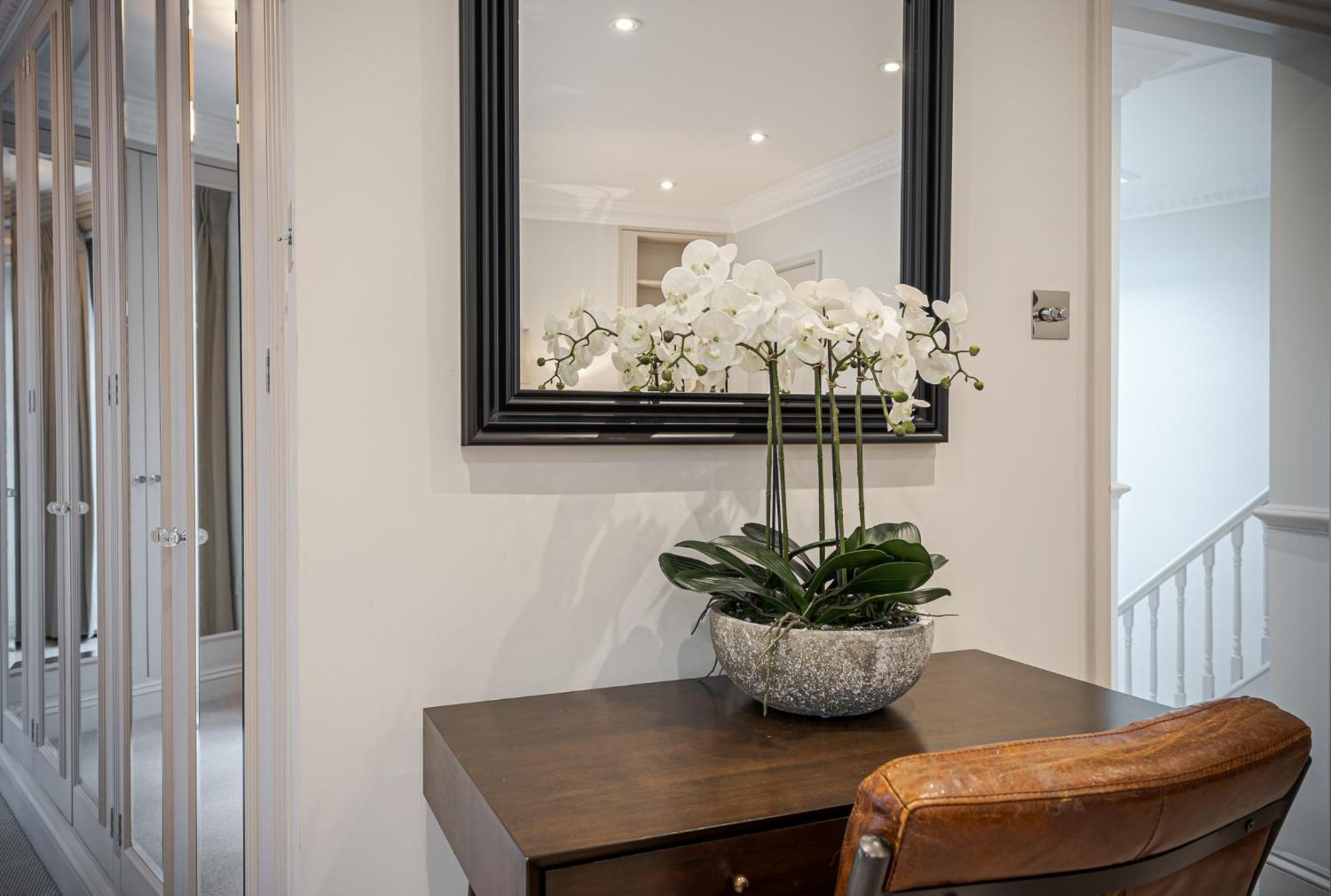 Modern 3 Bedroom Luxury House With Garage In Central London Exterior photo