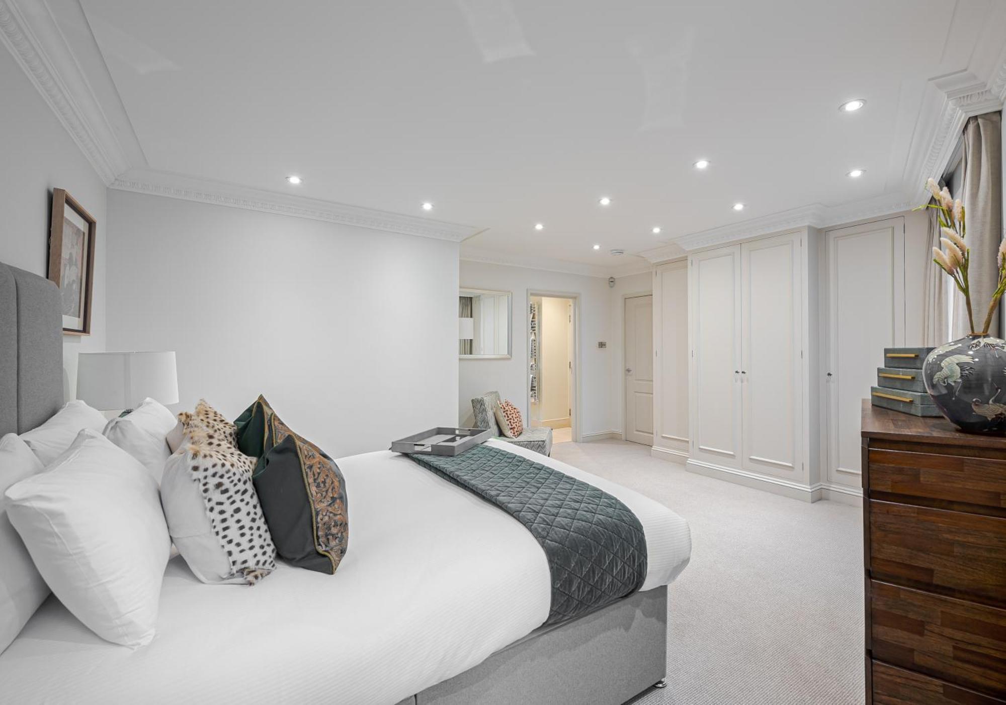 Modern 3 Bedroom Luxury House With Garage In Central London Exterior photo