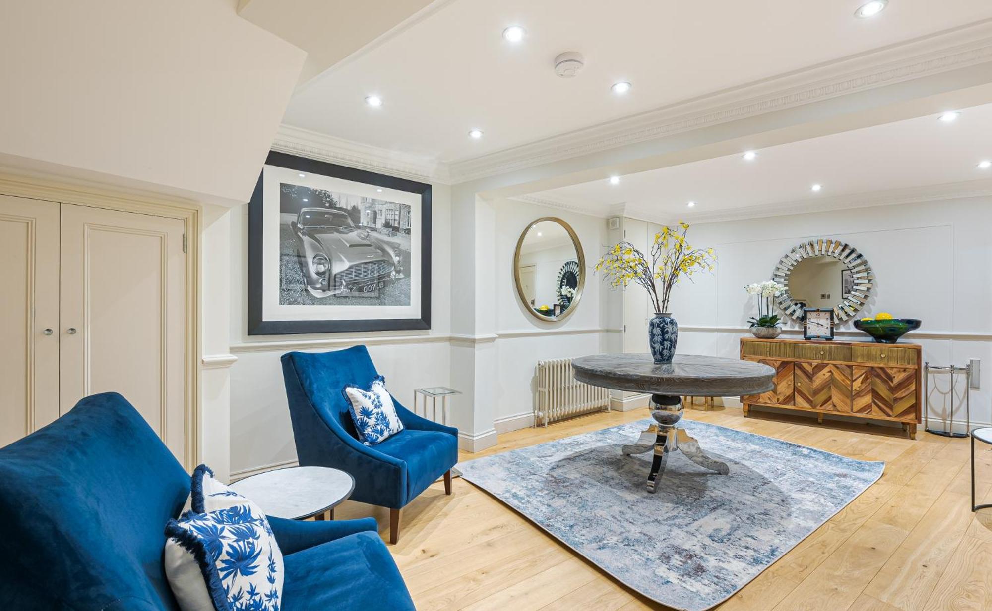 Modern 3 Bedroom Luxury House With Garage In Central London Exterior photo