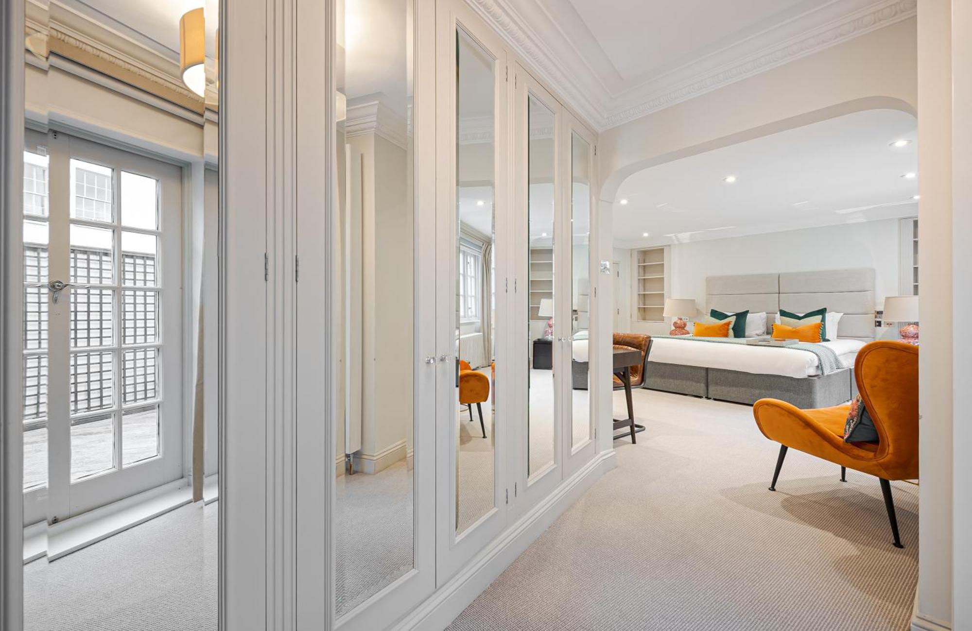 Modern 3 Bedroom Luxury House With Garage In Central London Exterior photo