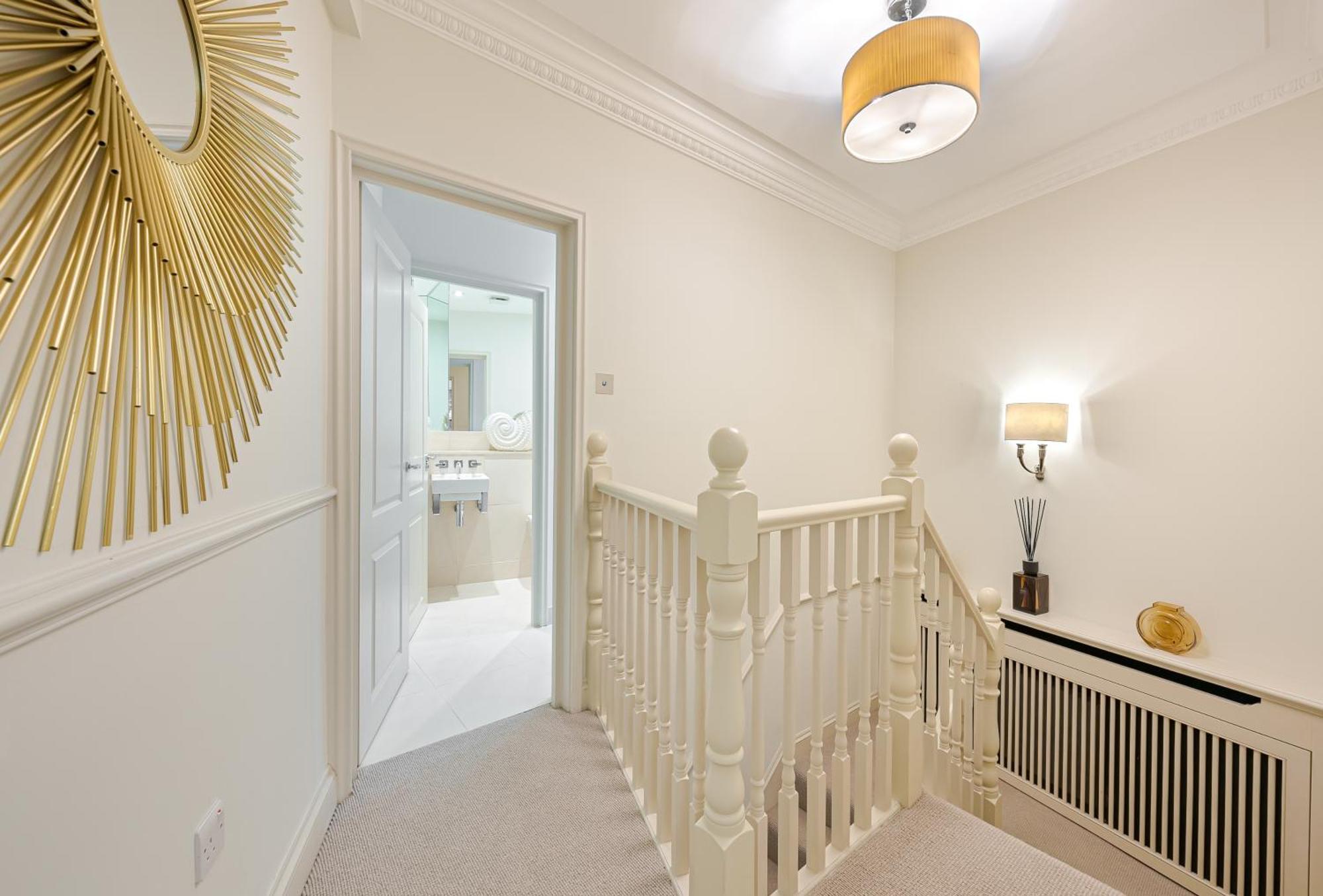 Modern 3 Bedroom Luxury House With Garage In Central London Exterior photo