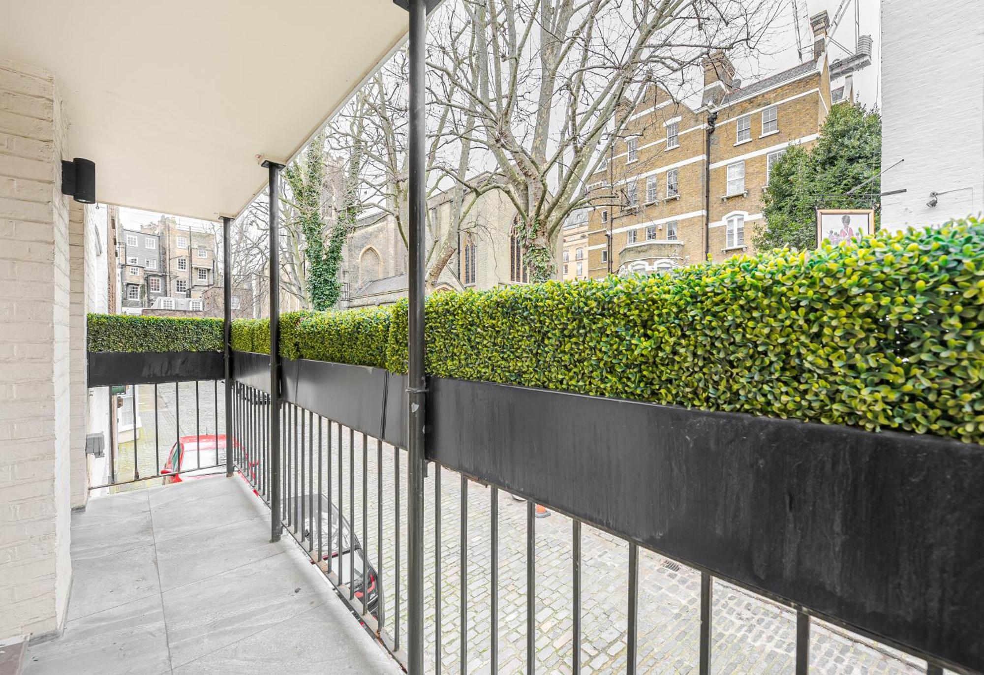 Modern 3 Bedroom Luxury House With Garage In Central London Exterior photo